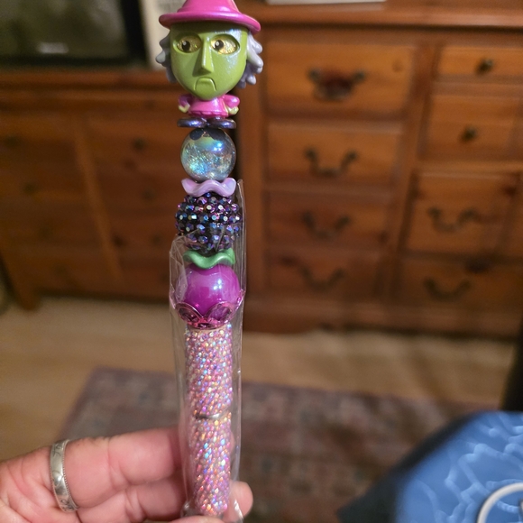 Nightmare Before Christmas Full Rhinestone Pens - Picture 8 of 10